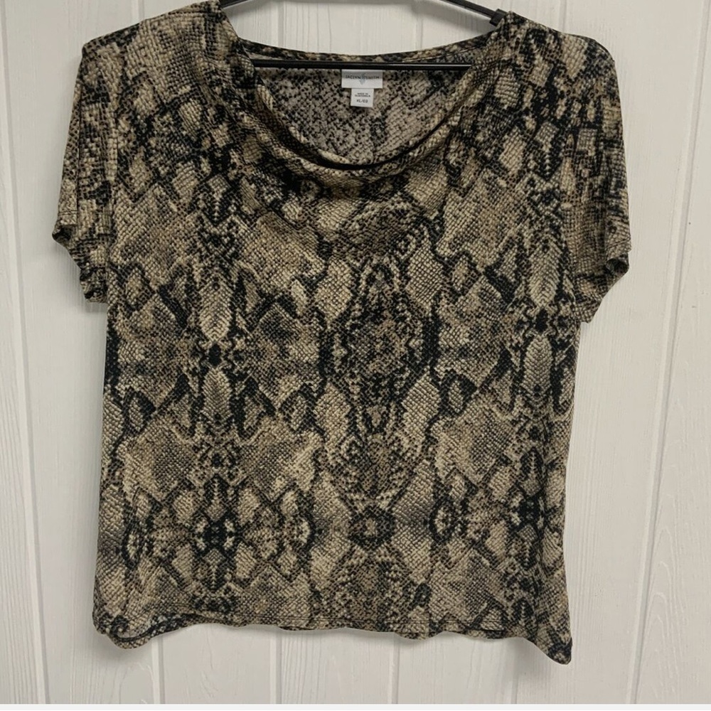 Jaclyn Smith Snake Cheetah print Top Stretch Slinky off shoulder asymmetrical